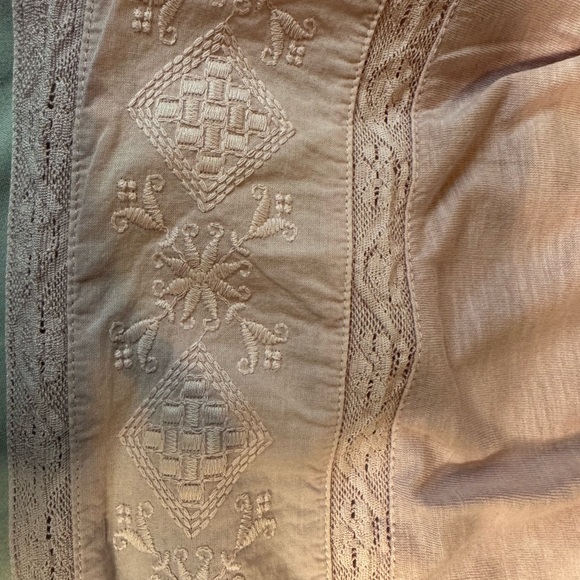 Exelente condition LUCKY BRAND Pink Embroidered Short Sleeve Top M/M - Picture 15 of 16